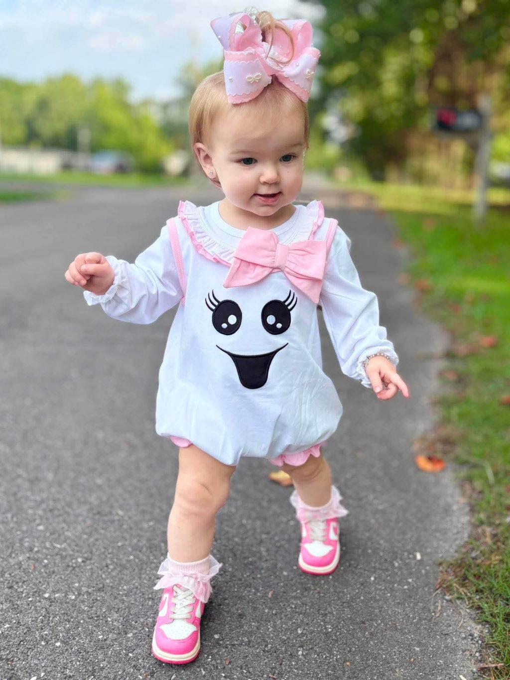 Spooky Cute Girls Ghost Halloween Bubble